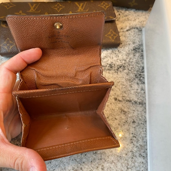 SOLD• Louis Vuitton Monogram Card Case - Picture 4 of 12